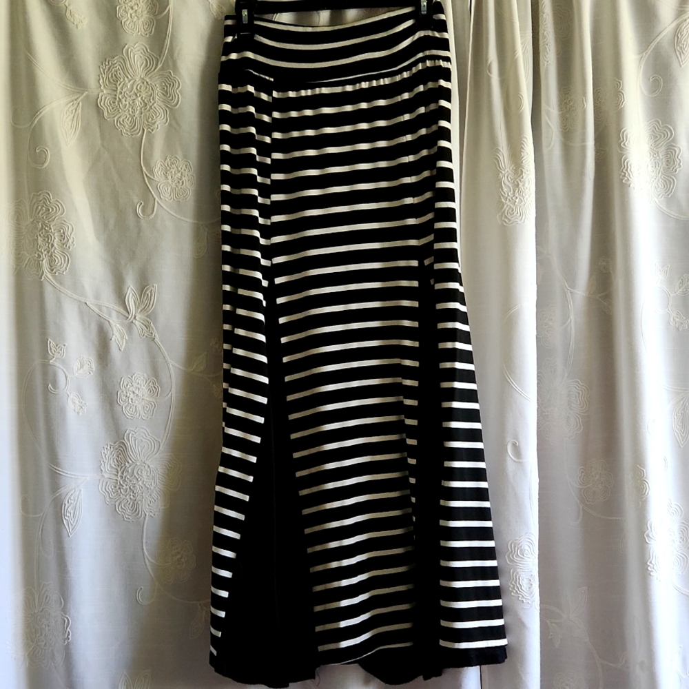 Ab studio long skirt- Last chance donating next week
